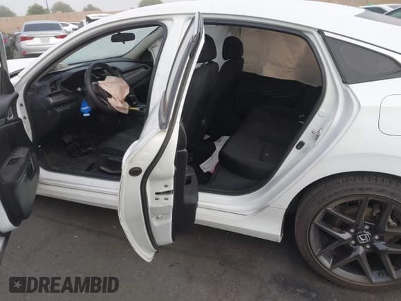 ✅ 2020 Honda Civic LX • VIN: 2HGFC2F64LH537030 • Lot: 43401228. Wystawiony na IAAI z przebiegiem 140 522 mil. Bezpłatny archiwum sprzedaży aukcyjnych z USA i szczegółowy raport historii pojazdu na DreamBid. Zdjęcie 8.