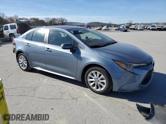 ✅ 2022 Toyota Corolla XLE • VIN: 5YFFPMAE6NP325949 • Lot: 92996195. Wystawiony na Copart z przebiegiem 64 662 mil. Bezpłatny archiwum sprzedaży aukcyjnych z USA i szczegółowy raport historii pojazdu na DreamBid. Zdjęcie 4.