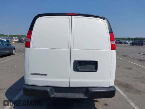 ✅ 2021 Chevrolet Express Cargo • VIN: 1GCWGAFP0M1181312 • Lot: 42419790. Listed on IAAI with 110,271 mi. Free auction sales archive from the USA and detailed vehicle history report at DreamBid. Image 16.