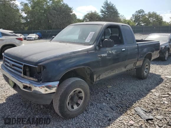 ✅ 1996 Toyota T100 DX • VIN: JT4UN22D6T0023110 • Lot: 69694175. Listed on Copart with 252,023 mi. Free auction sales archive from the USA and detailed vehicle history report at DreamBid. Image 1.