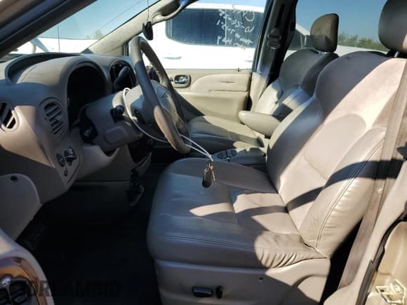 ✅ 2003 Chrysler Town & Country Limited • VIN: 2C8GP64L43R158528 • Лот: 90536765. Опубликован ранее на Copart с пробегом 147 388 миль. Бесплатный доступ к архиву аукционных продаж из США и подробный отчёт об истории автомобиля на DreamBid. Изображение 7.