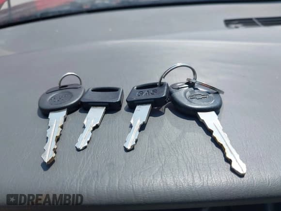 ✅ 2002 Chevrolet Impala • VIN: 2G1WF52E229250615 • Lot: 42931260. Wystawiony na IAAI z przebiegiem 227 219 mil. Bezpłatny archiwum sprzedaży aukcyjnych z USA i szczegółowy raport historii pojazdu na DreamBid. Zdjęcie 11.