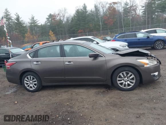 ✅ 2014 Nissan Altima S • VIN: 1N4AL3AP3EC279657 • Лот: 43580193. Опубликован ранее на IAAI с пробегом 184 454 миль. Бесплатный доступ к архиву аукционных продаж из США и подробный отчёт об истории автомобиля на DreamBid. Изображение 13.