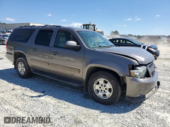 ✅ 2013 Chevrolet Suburban LT • VIN: 1GNSCJE00DR112837 • Lot: 71710965. Wystawiony na Copart z przebiegiem 136 008 mil. Bezpłatny archiwum sprzedaży aukcyjnych z USA i szczegółowy raport historii pojazdu na DreamBid. Zdjęcie 4.