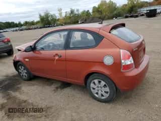 2009 Hyundai Accent Auto GS z VIN KMHCM36CX9U131345, wystawiony jako Copart lot #74927154 z przebiegiem 113 022 mil mil oraz Szkoda całkowita • Salvage title. Historia ofert i sprzedaży dostępna na DreamBid. Obrazek 2.