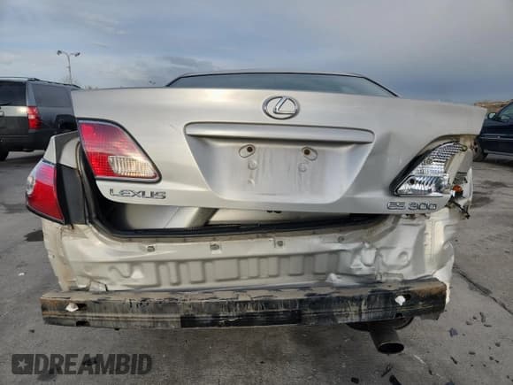 ✅ 2002 Lexus ES 300 • VIN: JTHBF30G620051381 • Lot: 93777735. Listed on Copart with 166,025 mi. Free auction sales archive from the USA and detailed vehicle history report at DreamBid. Image 6.