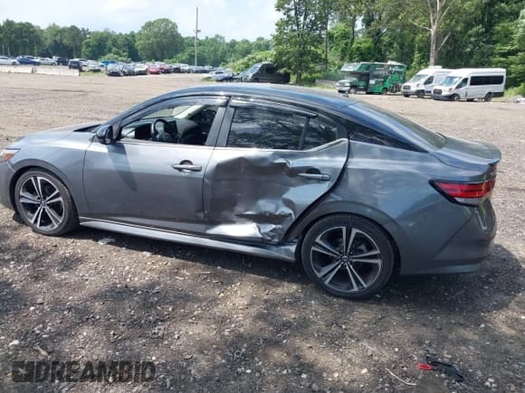 ✅ 2020 Nissan Sentra SR • VIN: 3N1AB8DV4LY258652 • Lot: 42745282. Listed on IAAI with 57,457 mi. Free auction sales archive from the USA and detailed vehicle history report at DreamBid. Image 6.