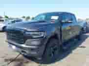 2021 Ram 1500 Limited z VIN 1C6SRFPT2MN830643, wystawiony jako IAAI lot #42416364 z przebiegiem 53 548 mil mil oraz . Historia ofert i sprzedaży dostępna na DreamBid. Obrazek 2.