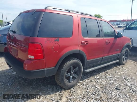 ✅ 2002 Ford Explorer Eddie Bauer • VIN: 1FMDU74E22UA51883 • Lot: 42776256. Listed on IAAI with 175,927 mi. Free auction sales archive from the USA and detailed vehicle history report at DreamBid. Image 4.