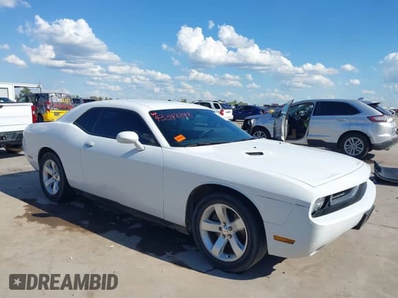 ✅ 2011 Dodge Challenger • VIN: 2B3CJ4DG4BH576375 • Lot: 43348348. Wystawiony na IAAI z przebiegiem 233 424 mil. Bezpłatny archiwum sprzedaży aukcyjnych z USA i szczegółowy raport historii pojazdu na DreamBid. Zdjęcie 1.