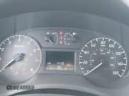 ✅ 2017 Nissan Sentra S • VIN: 3N1AB7AP8HY302854 • Lot: 42246324. Wystawiony na IAAI z przebiegiem 84 109 mil. Bezpłatny archiwum sprzedaży aukcyjnych z USA i szczegółowy raport historii pojazdu na DreamBid. Zdjęcie 15.