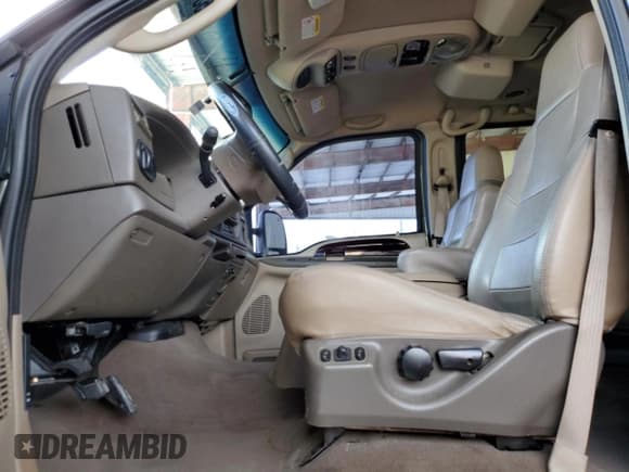 ✅ 2003 Ford Excursion • VIN: 1FMNU44FX3EA92379 • Лот: 53122515. Опубликован ранее на Copart с пробегом 197 749 миль. Бесплатный доступ к архиву аукционных продаж из США и подробный отчёт об истории автомобиля на DreamBid. Изображение 7.