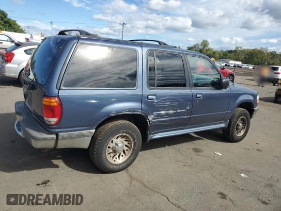✅ 1998 Ford Explorer XL • VIN: 1FMZU34X5WZB03886 • Lot: 84244475. Wystawiony na Copart z przebiegiem 159 121 mil. Bezpłatny archiwum sprzedaży aukcyjnych z USA i szczegółowy raport historii pojazdu na DreamBid. Zdjęcie 3.