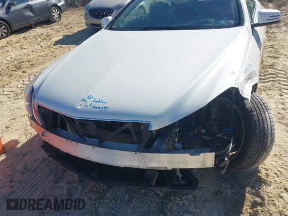 ✅ 2013 Mercedes-Benz E 350 • VIN: WDDKK5KF4DF209140 • Lot: 41829168. Listed on IAAI with 100,548 mi. Free auction sales archive from the USA and detailed vehicle history report at DreamBid. Image 18.