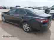 2022 Toyota Camry LE z VIN 4T1C11AK0NU651396, wystawiony jako IAAI lot #43411892 z przebiegiem 62 231 mil mil oraz . Historia ofert i sprzedaży dostępna na DreamBid. Obrazek 3.