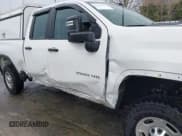 ✅ 2024 Chevrolet Silverado 2500HD Work Truck • VIN: 1GC2YLE72RF198079 • Lot: 41586127. Wystawiony na IAAI z przebiegiem 9 934 mil. Bezpłatny archiwum sprzedaży aukcyjnych z USA i szczegółowy raport historii pojazdu na DreamBid. Zdjęcie 6.
