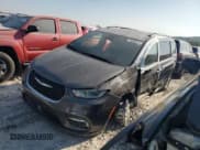 ✅ 2022 Chrysler Pacifica Touring L • VIN: 2C4RC1BG8NR150871 • Lot: 67777385. Wystawiony na Copart z przebiegiem 127 022 mil. Bezpłatny archiwum sprzedaży aukcyjnych z USA i szczegółowy raport historii pojazdu na DreamBid. Zdjęcie 1.