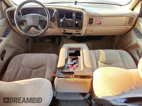 ✅ 2005 Chevrolet Tahoe LS • VIN: 1GNEC13V25R240252 • Lot: 82318705. Listed on Copart with 323,949 mi. Free auction sales archive from the USA and detailed vehicle history report at DreamBid. Image 8.