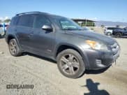 ✅ 2012 Toyota RAV4 Sport • VIN: JTMWF4DV4C5043639 • Лот: 80885925. Опубликован ранее на Copart с пробегом 165 546 миль. Бесплатный доступ к архиву аукционных продаж из США и подробный отчёт об истории автомобиля на DreamBid. Изображение 4.