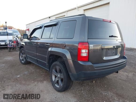 ✅ 2015 Jeep Patriot Latitude • VIN: 1C4NJRFB7FD376244 • Lot: 43655984. Wystawiony na IAAI z przebiegiem 85 933 mil. Bezpłatny archiwum sprzedaży aukcyjnych z USA i szczegółowy raport historii pojazdu na DreamBid. Zdjęcie 3.
