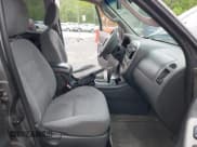 ✅ 2006 Ford Escape XLT • VIN: 1FMYU93196KA96476 • Lot: 42205362. Listed on IAAI with 272,296 mi. Free auction sales archive from the USA and detailed vehicle history report at DreamBid. Image 5.