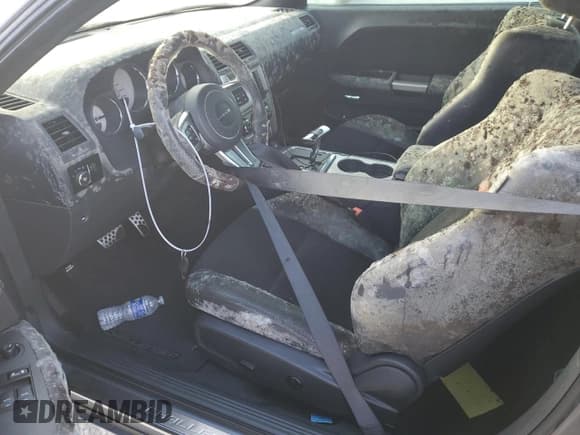 ✅ 2012 Dodge Challenger SRT-8 392 • VIN: 2C3CDYCJ5CH108526 • Lot: 76629354. Wystawiony na Copart z przebiegiem Nie podano. Bezpłatny archiwum sprzedaży aukcyjnych z USA i szczegółowy raport historii pojazdu na DreamBid. Zdjęcie 7.