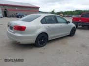 ✅ 2011 Volkswagen Jetta S • VIN: 3VW1K7AJ8BM327709 • Lot: 42534435. Wystawiony na IAAI z przebiegiem 131 842 mil. Bezpłatny archiwum sprzedaży aukcyjnych z USA i szczegółowy raport historii pojazdu na DreamBid. Zdjęcie 4.