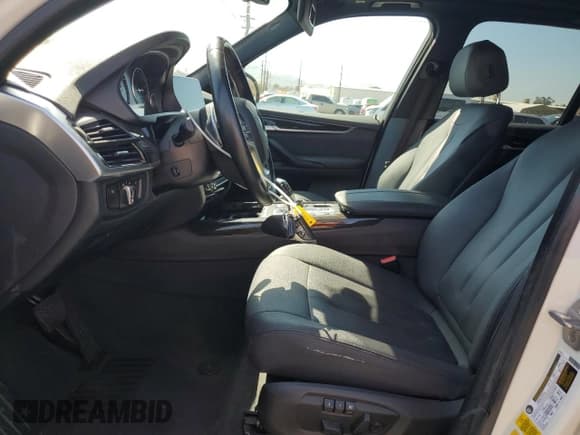 ✅ 2018 BMW X5 xDrive40e • VIN: 5UXKT0C58J0W02684 • Lot: 70668715. Wystawiony na Copart z przebiegiem 120 162 mil. Bezpłatny archiwum sprzedaży aukcyjnych z USA i szczegółowy raport historii pojazdu na DreamBid. Zdjęcie 7.