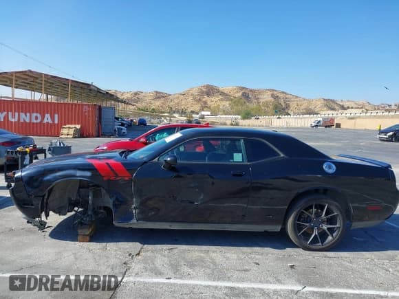 ✅ 2013 Dodge Challenger R/T • VIN: 2C3CDYBT4DH517881 • Lot: 41422647. Wystawiony na IAAI z przebiegiem 76 889 mil. Bezpłatny archiwum sprzedaży aukcyjnych z USA i szczegółowy raport historii pojazdu na DreamBid. Zdjęcie 15.