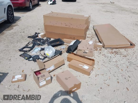 ✅ 2023 BMW X4 xDrive30i • VIN: 5UX33DT01P9S83083 • Лот: 42252039. Опубликован ранее на IAAI с пробегом Не указан. Бесплатный доступ к архиву аукционных продаж из США и подробный отчёт об истории автомобиля на DreamBid. Изображение 12.