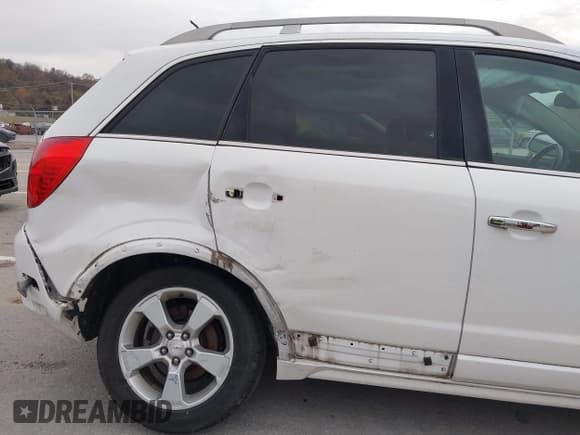 ✅ 2014 Chevrolet Captiva Sport LTZ • VIN: 3GNAL4EK6ES631467 • Lot: 40948171. Wystawiony na IAAI z przebiegiem 146 395 mil. Bezpłatny archiwum sprzedaży aukcyjnych z USA i szczegółowy raport historii pojazdu na DreamBid. Zdjęcie 6.
