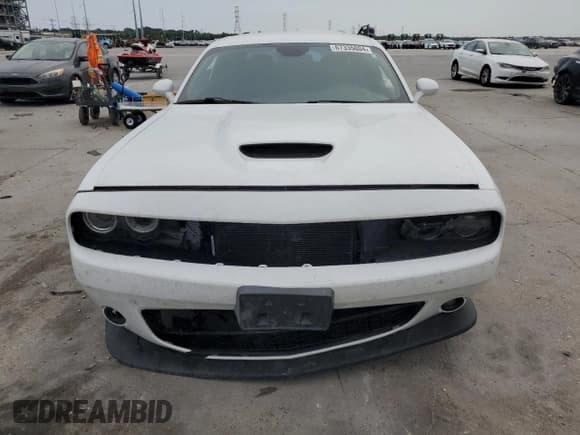 ✅ 2019 Dodge Challenger R/T • VIN: 2C3CDZBT5KH570821 • Lot: 67335804. Wystawiony na Copart z przebiegiem 84 813 mil. Bezpłatny archiwum sprzedaży aukcyjnych z USA i szczegółowy raport historii pojazdu na DreamBid. Zdjęcie 5.