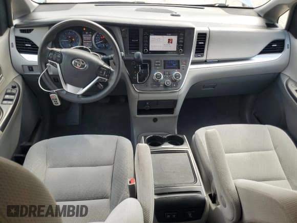 ✅ 2019 Toyota Sienna LE Auto Access Seat • VIN: 5TDKZ3DC0KS982049 • Lot: 69997545. Listed on Copart with 183,800 mi. Free auction sales archive from the USA and detailed vehicle history report at DreamBid. Image 8.