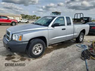 2006 Dodge Dakota ST with VIN 1D7HE22K56S689440, listed as a Copart auction lot 71621545 with 126,163 mi miles and Salvage title. Bid and sale history available at DreamBid. Image 1.
