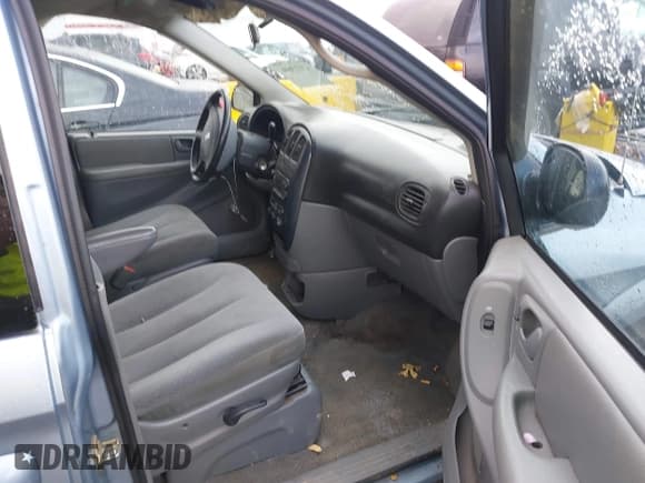 ✅ 2005 Dodge Caravan SXT • VIN: 2D4GP44L75R480799 • Lot: 43723646. Wystawiony na IAAI z przebiegiem 197 229 mil. Bezpłatny archiwum sprzedaży aukcyjnych z USA i szczegółowy raport historii pojazdu na DreamBid. Zdjęcie 5.