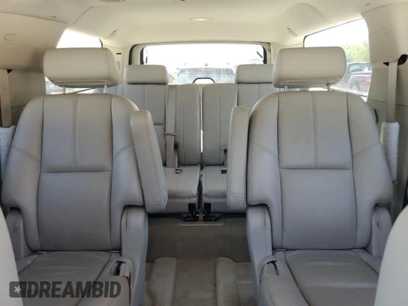 ✅ 2007 Chevrolet Suburban LT • VIN: 3GNFC16097G307789 • Lot: 73586234. Wystawiony na Copart z przebiegiem 122 719 mil. Bezpłatny archiwum sprzedaży aukcyjnych z USA i szczegółowy raport historii pojazdu na DreamBid. Zdjęcie 10.