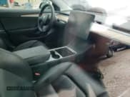 ✅ 2022 Tesla Model 3 Long Range • VIN: 5YJ3E1EB3NF195728 • Lot: 52882905. Wystawiony na Copart z przebiegiem Nie podano. Bezpłatny archiwum sprzedaży aukcyjnych z USA i szczegółowy raport historii pojazdu na DreamBid. Zdjęcie 8.