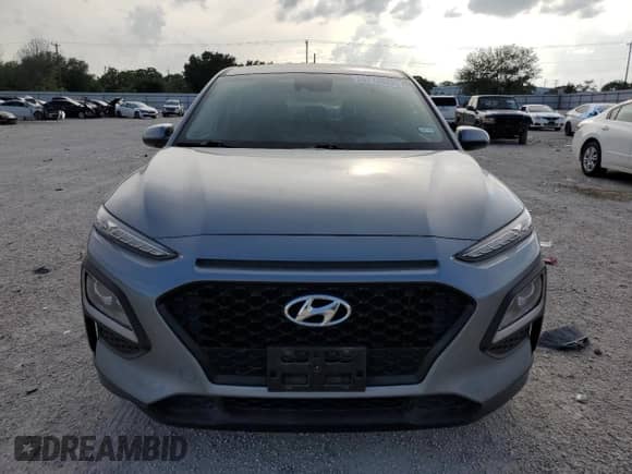 2020 Hyundai Kona SE с VIN KM8K12AA4LU401634, выставлен на аукционе Copart как лот 50210943 с пробегом 20 549 миль миль и . История ставок и продаж доступна на DreamBid. Изображение 5.