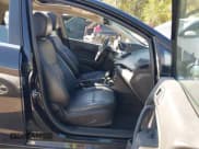 ✅ 2014 Ford Fiesta Titanium • VIN: 3FADP4FJ0EM200164 • Lot: 43450345. Wystawiony na IAAI z przebiegiem 107 553 mil. Bezpłatny archiwum sprzedaży aukcyjnych z USA i szczegółowy raport historii pojazdu na DreamBid. Zdjęcie 5.