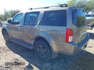 ✅ 2005 Nissan Pathfinder SE • VIN: 5N1AR18W75C749095 • Lot: 43769817. Wystawiony na IAAI z przebiegiem 198 302 mil. Bezpłatny archiwum sprzedaży aukcyjnych z USA i szczegółowy raport historii pojazdu na DreamBid. Zdjęcie 3.
