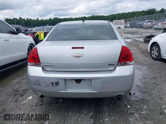 ✅ 2014 Chevrolet Impala LS • VIN: 2G1WA5E35E1109940 • Lot: 42925986. Wystawiony na IAAI z przebiegiem 202 956 mil. Bezpłatny archiwum sprzedaży aukcyjnych z USA i szczegółowy raport historii pojazdu na DreamBid. Zdjęcie 16.