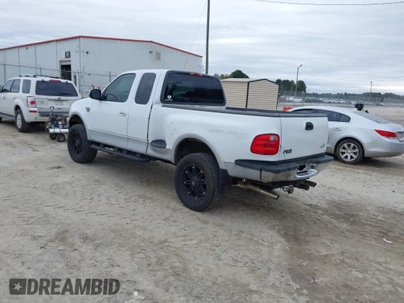 ✅ 2001 Ford F-150 XL • VIN: 2FTRX08L51CA69858 • Lot: 43419644. Listed on IAAI with 215,308 mi. Free auction sales archive from the USA and detailed vehicle history report at DreamBid. Image 3.