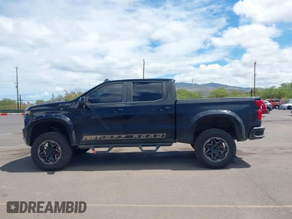 ✅ 2019 Chevrolet Silverado 1500 RST • VIN: 3GCUYEED5KG272481 • Lot: 42610410. Wystawiony na IAAI z przebiegiem 58 700 mil. Bezpłatny archiwum sprzedaży aukcyjnych z USA i szczegółowy raport historii pojazdu na DreamBid. Zdjęcie 14.