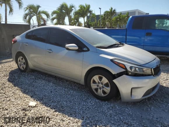 ✅ 2018 Kia Forte LX • VIN: 3KPFL4A74JE256770 • Лот: 90472785. Опубликован ранее на Copart с пробегом 134 078 миль. Бесплатный доступ к архиву аукционных продаж из США и подробный отчёт об истории автомобиля на DreamBid. Изображение 4.