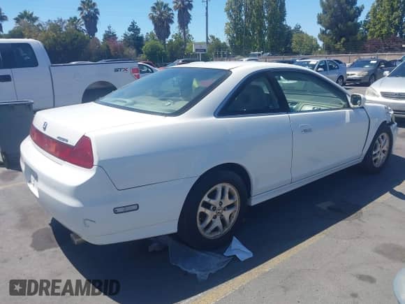 2001 Honda Accord EX с VIN 1HGCG22501A005807, выставлен на аукционе IAAI как лот 43047982 с пробегом 194 007 миль миль и . История ставок и продаж доступна на DreamBid. Изображение 4.
