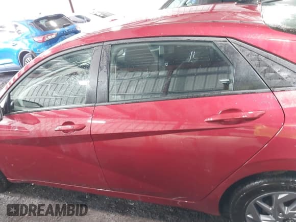 ✅ 2024 Hyundai Elantra SEL • VIN: KMHLM4DG6RU698759 • Lot: 41481310. Listed on IAAI with 9,739 mi. Free auction sales archive from the USA and detailed vehicle history report at DreamBid. Image 14.