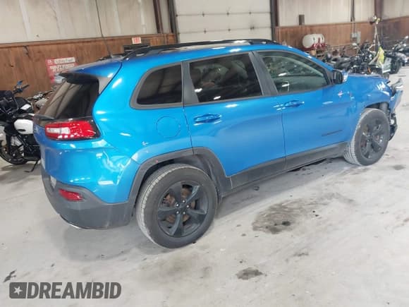 ✅ 2018 Jeep Cherokee Limited • VIN: 1C4PJMDX1JD562574 • Лот: 43318282. Опубликован ранее на IAAI с пробегом 136 440 миль. Бесплатный доступ к архиву аукционных продаж из США и подробный отчёт об истории автомобиля на DreamBid. Изображение 4.