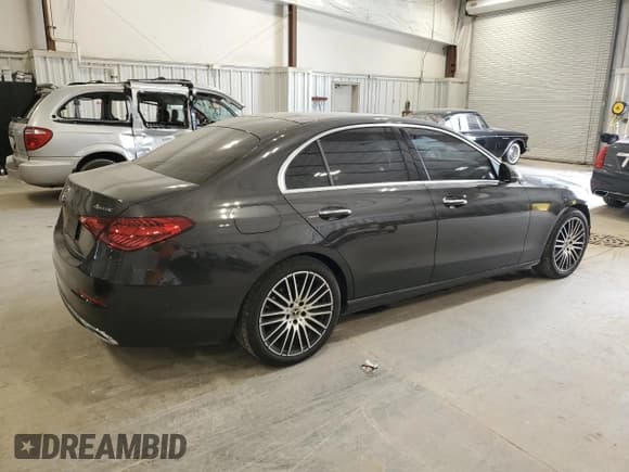 ✅ 2022 Mercedes-Benz C 300 • VIN: W1KAF4HB2NR017598 • Лот: 71813755. Опубликован ранее на Copart с пробегом 43 528 миль. Бесплатный доступ к архиву аукционных продаж из США и подробный отчёт об истории автомобиля на DreamBid. Изображение 3.