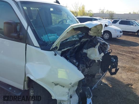 ✅ 2020 Chevrolet Express Passenger LT • VIN: 1GAZGPFG3L1177956 • Lot: 42084384. Listed on IAAI with 76,879 mi. Free auction sales archive from the USA and detailed vehicle history report at DreamBid. Image 17.