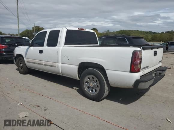 ✅ 2005 Chevrolet Silverado 1500 LS • VIN: 1GCEC19V85Z124019 • Лот: 71736364. Опубликован ранее на Copart с пробегом 169 785 миль. Бесплатный доступ к архиву аукционных продаж из США и подробный отчёт об истории автомобиля на DreamBid. Изображение 2.